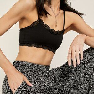 NWT Francesca's Drew Seamless Lace Brami Bralette Black with Lace Large